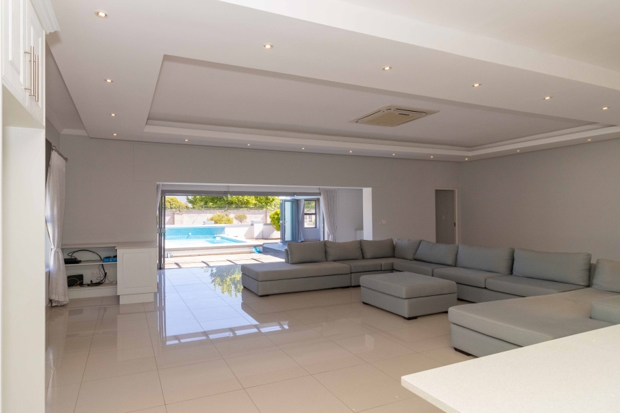 5 Bedroom Property for Sale in Val De Vie Estate Western Cape